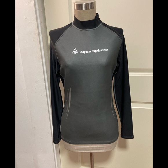 Aqua sphere rash guard size large - Picture 1 of 8